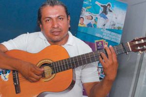 El cantautor guerrillero: Soltó la guitarra y empuñó el fusil sandinista