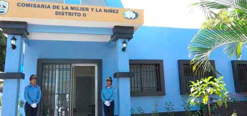 En la inauguración del primer proyecto de las Comisarías de la Mujer y niñez