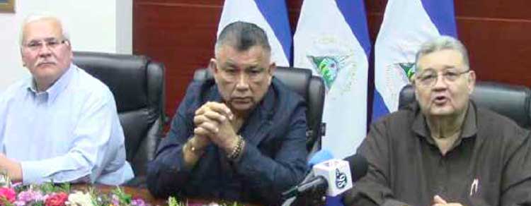 Diputados de la Asamblea Nacional Adolfo Pastrán, Wilfredo Navarro, y Moisés Absalón Pastora.