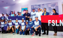 Abanderan atletas de diversas disciplinas  para competencias deportivas