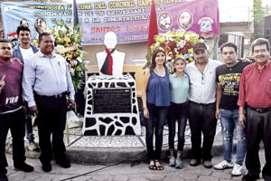 Población rinde tributo al coronel Santos López