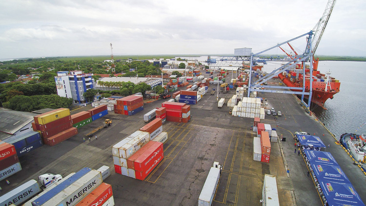 Puertos nacionales modernos y seguros