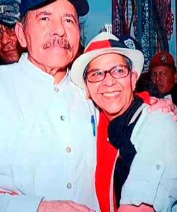 Comandante Daniel Ortega con Maira Janet Reyes Sandoval