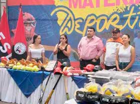 Entrega de material deportivo