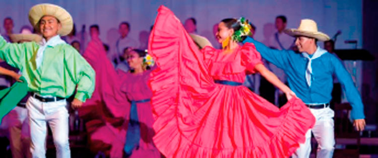 Bailando en el Teatro Rubén Darío.