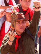 Marchando con la figura del General Sandino, en las marchas del 2018, para frenar el intento de golpe de Estado.